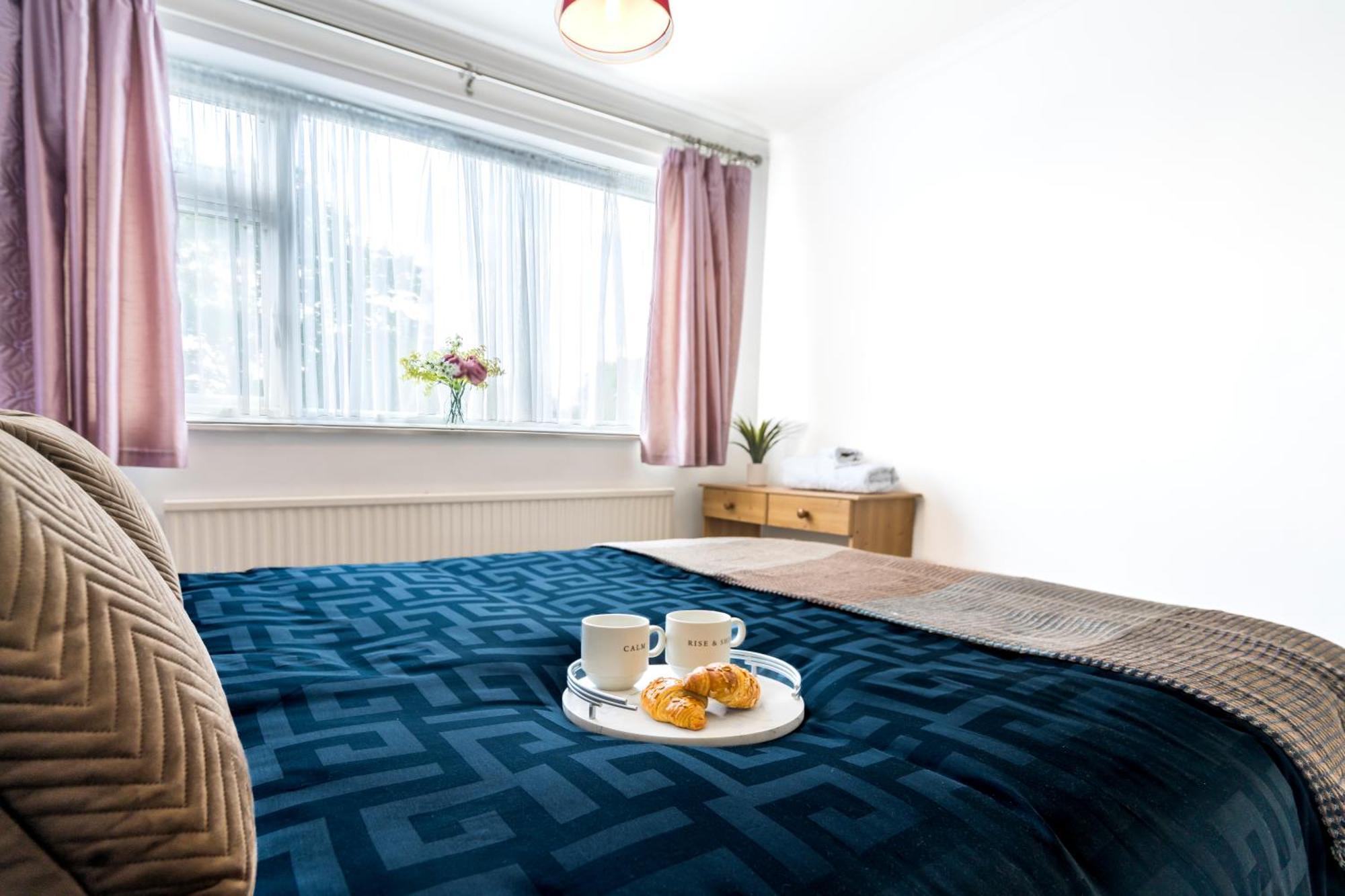 Leicester Oadby 4 Bed Home, 8 Guests, Park 5 Cars Екстер'єр фото